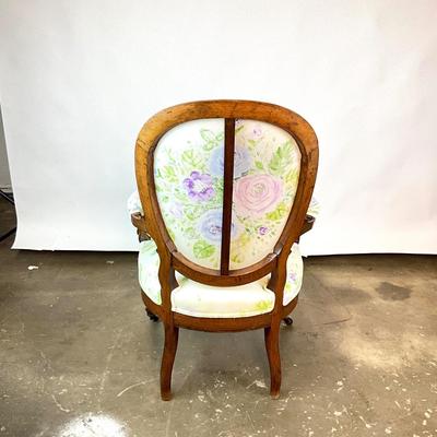 Sale Photo Thumbnail #791: Scrolled arms
Measurements:
38" in height, 25" in width, 21" in depth