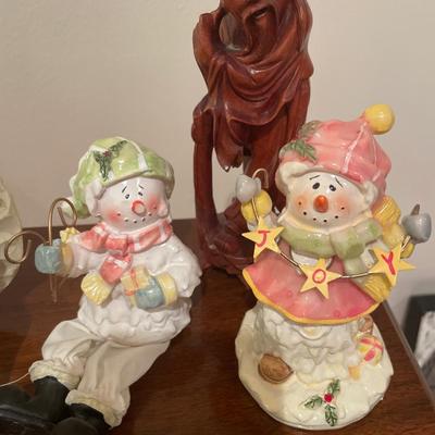 Men figurines