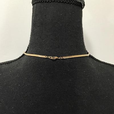 Vintage gold tone chain & Mother of pearl Heart pendant