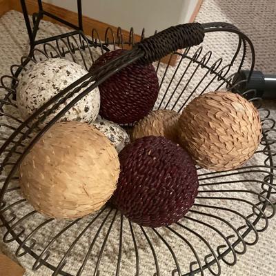 Large basket candle holder