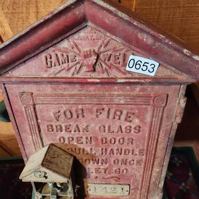 Vintage Cast Iron Gamewell Fire Alarm Call Box Insides intact Box # 1421