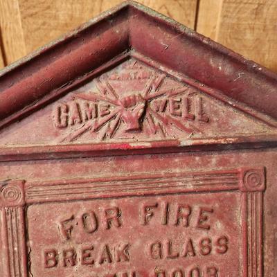 Vintage Cast Iron Gamewell Fire Alarm Call Box Insides intact Box # 1421