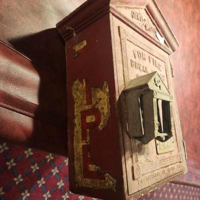 Vintage Cast Iron Gamewell Fire Alarm Call Box Insides intact Box # 1421