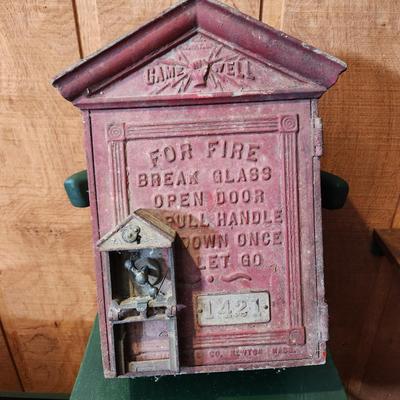 Vintage Cast Iron Gamewell Fire Alarm Call Box Insides intact Box # 1421