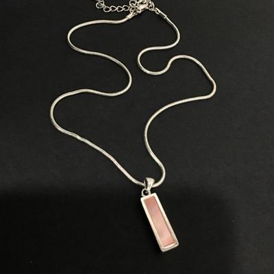 Beautiful Silver-tone, peach shell, inlay necklace
