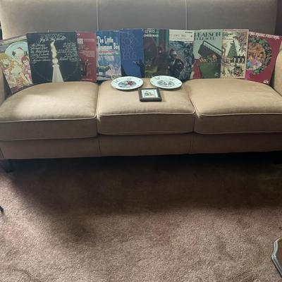 Lot 192F: Christmas Vinyl Record Collection w/ Royal Doulton Christmas Plate