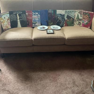 Lot 192F: Christmas Vinyl Record Collection w/ Royal Doulton Christmas Plate