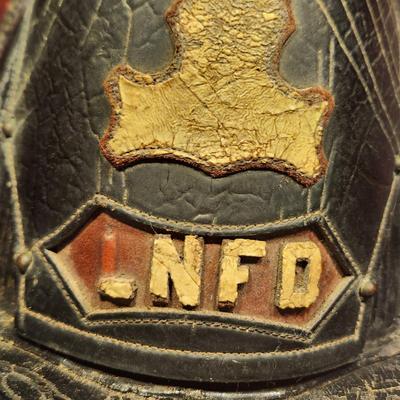 Vintage Leather Fireman Helmet w Eagle Cairnes & Bros New York LNFD