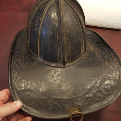 Vintage Leather Fireman Helmet w Eagle Cairnes & Bros New York LNFD