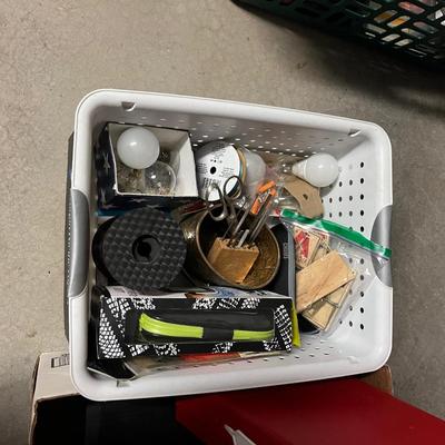 Sale Photo Thumbnail #148: Vintage plastic carrying case, books and crafts, baskets and more