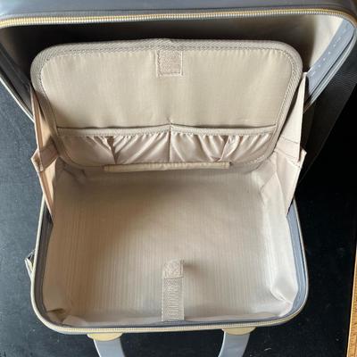 Sale Photo Thumbnail #171: Hard case travel bag
