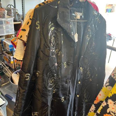 Sale Photo Thumbnail #177: Mostly blouses size large and XL