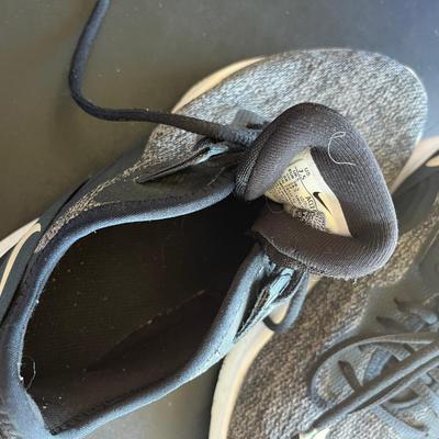 Sale Photo Thumbnail #214: 2 pairs of Nikes size 7 1/2 and 8