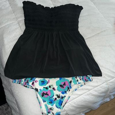 Sale Photo Thumbnail #254: Black top with printed bottoms size medium