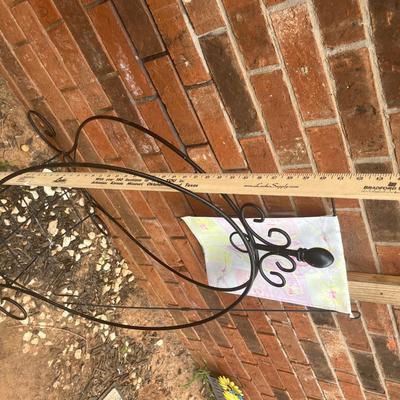 Sale Photo Thumbnail #357: Collapsible metal plant stand