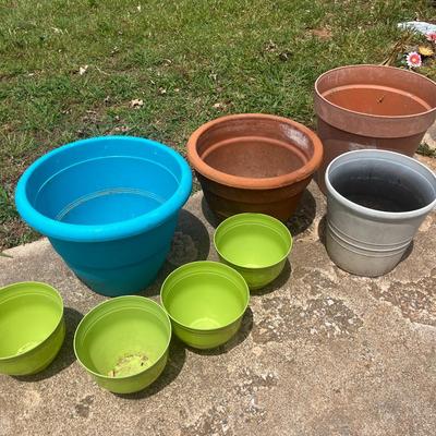 Sale Photo Thumbnail #377: Large clay pot and the rest are plastic, some are new - see pics for sizes
