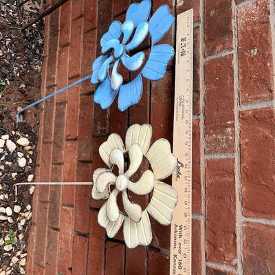 Sale Photo Thumbnail #449: 2 metal pinwheel stakes - see pics for sizes
