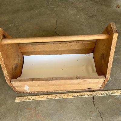 Sale Photo Thumbnail #513: Large wood box with handle - see pics for measurements
