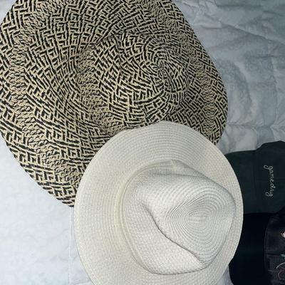Sale Photo Thumbnail #621: Sun hats and ball caps