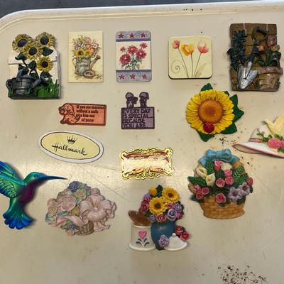 Sale Photo Thumbnail #645: Mostly vintage magnets