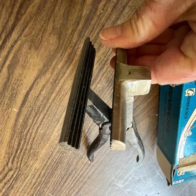 Lot 319 Canvas Pliers