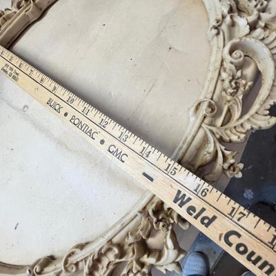 Lot 326 Round/ Oval frames