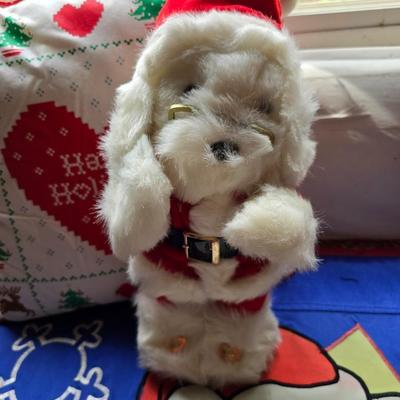 Mostly Dog-Themed Holiday Décor Lot – Pillows, Stockings, Blankets & More!