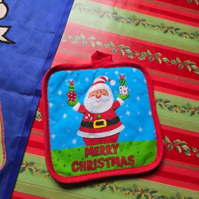 Mostly Dog-Themed Holiday Décor Lot – Pillows, Stockings, Blankets & More!