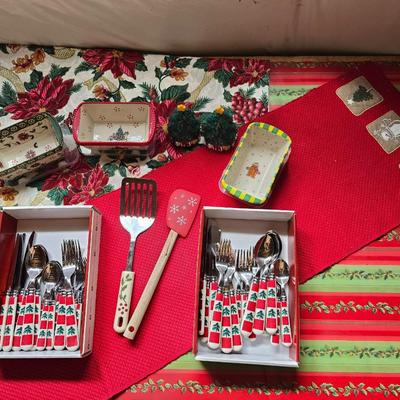 Holiday Flatware & Bakeware Set – Tree-Handled flatware - Utensils, Dishes & Decor