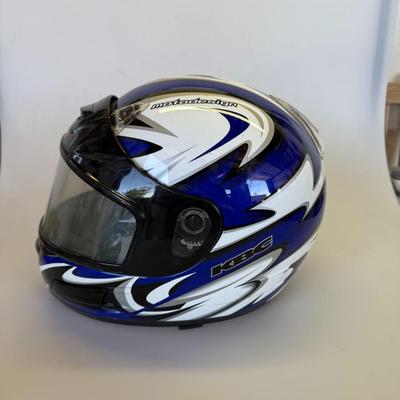 Sale Photo Thumbnail #79: Size not marked. Well-used with visible wear and scuffing, flip visor intact.