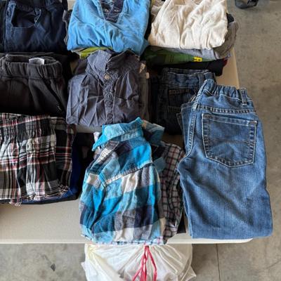 Sale Photo Thumbnail #111: Boy's clothing Lot (Size 2t-6)