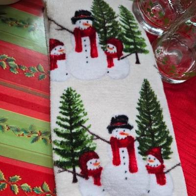 Holiday Drinkware & Serving Lot – Glasses, Bowls, Mugs & More! All in 21-gallon tote!