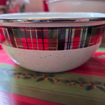 Holiday Drinkware & Serving Lot – Glasses, Bowls, Mugs & More! All in 21-gallon tote!
