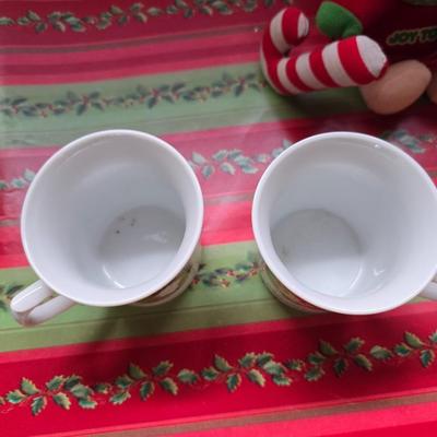 Holiday Drinkware & Serving Lot – Glasses, Bowls, Mugs & More! All in 21-gallon tote!