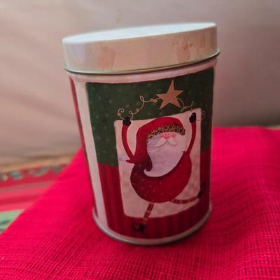 Holiday Drinkware & Serving Lot – Glasses, Bowls, Mugs & More! All in 21-gallon tote!