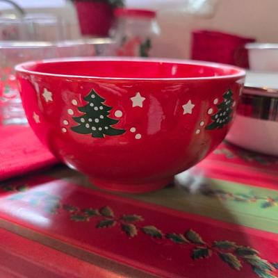 Holiday Drinkware & Serving Lot – Glasses, Bowls, Mugs & More! All in 21-gallon tote!