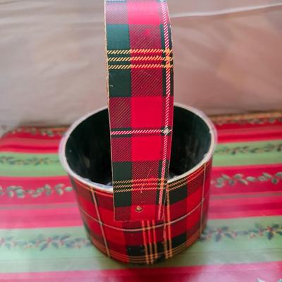 Holiday Drinkware & Serving Lot – Glasses, Bowls, Mugs & More! All in 21-gallon tote!