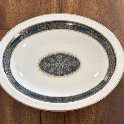 Sale Photo Thumbnail #78: Royal Doulton vegetable bowl in the Carlyle pattern. Dimensions: Veggie bowl 11”w x 8.5”d 
In very good/excellent condition.