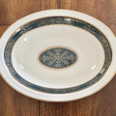 Sale Photo Thumbnail #77: Royal Doulton vegetable bowl in the Carlyle pattern. Dimensions: Veggie bowl 11”w x 8.5”d 
In very good/excellent condition.