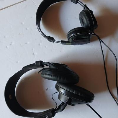 Vintage Panasonic Boombox & GE AM/FM Radio – Retro Electronics with two sets of earphones