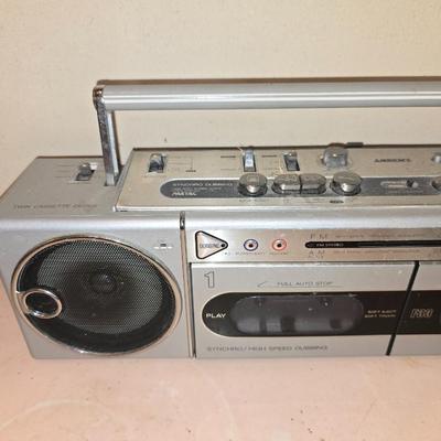 Vintage Panasonic Boombox & GE AM/FM Radio – Retro Electronics with two sets of earphones