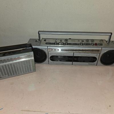 Vintage Panasonic Boombox & GE AM/FM Radio – Retro Electronics with two sets of earphones