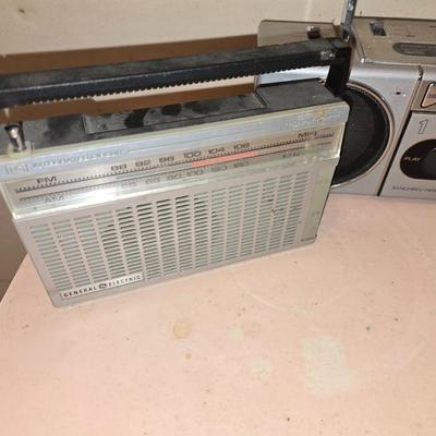 Vintage Panasonic Boombox & GE AM/FM Radio – Retro Electronics with two sets of earphones
