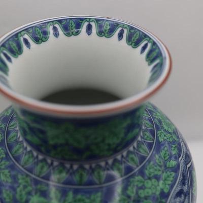 Large Vintage Mid-Century Japanese Porcelain Vase