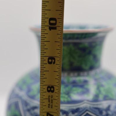 Large Vintage Mid-Century Japanese Porcelain Vase