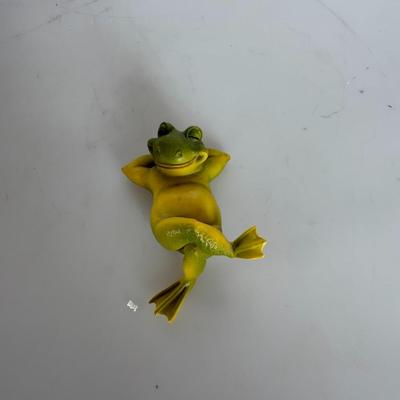 Sale Photo Thumbnail #304: Reclining Glass Frog with Wine Goblet