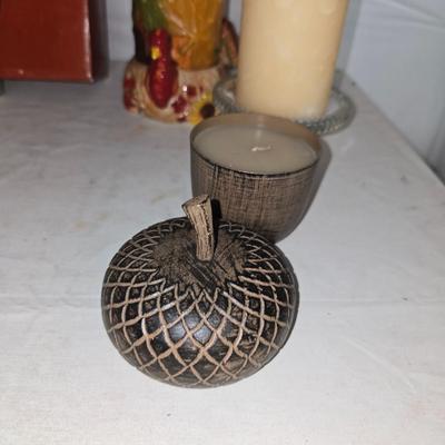 Fall Harvest Décor Lot – Towels, Candles, Figurines, & More