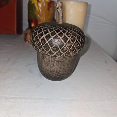 Fall Harvest Décor Lot – Towels, Candles, Figurines, & More