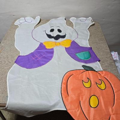 Large Halloween Décor Lot – Towels, Plush, Lights & More (65 Qt Tote Included)