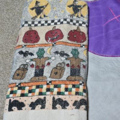 Large Halloween Décor Lot – Towels, Plush, Lights & More (65 Qt Tote Included)